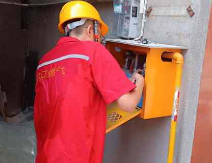 烈日下的堅(jiān)守 | 高溫“加碼”不減，守護(hù)始終“滿(mǎn)格”（一）